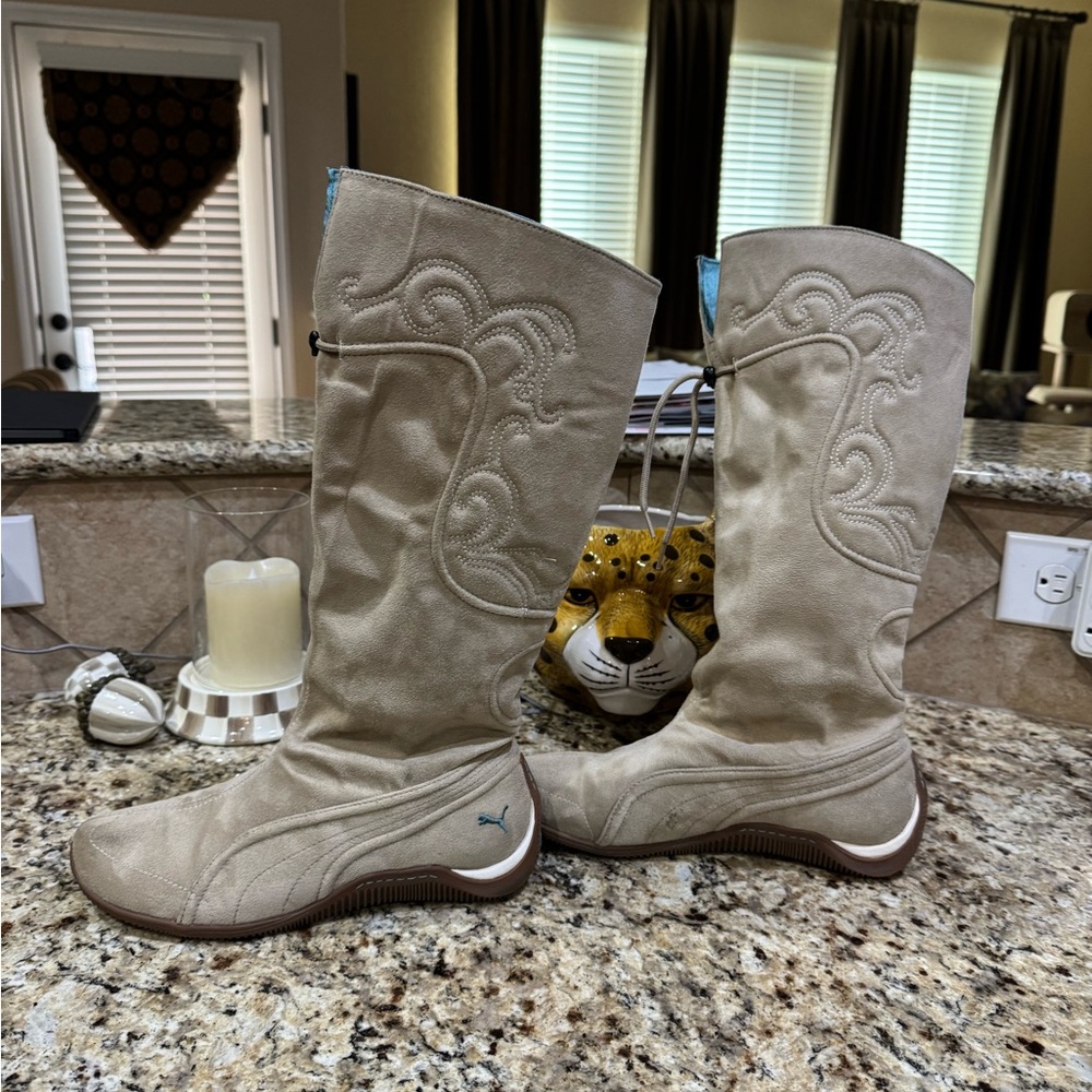 VINTAGE Puma Women's Beige Winter Boots